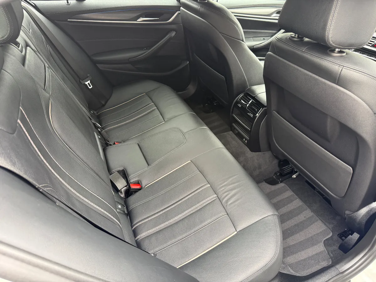 BMW 5-Series Saloon, Petrol Hybrid, 2022, White
