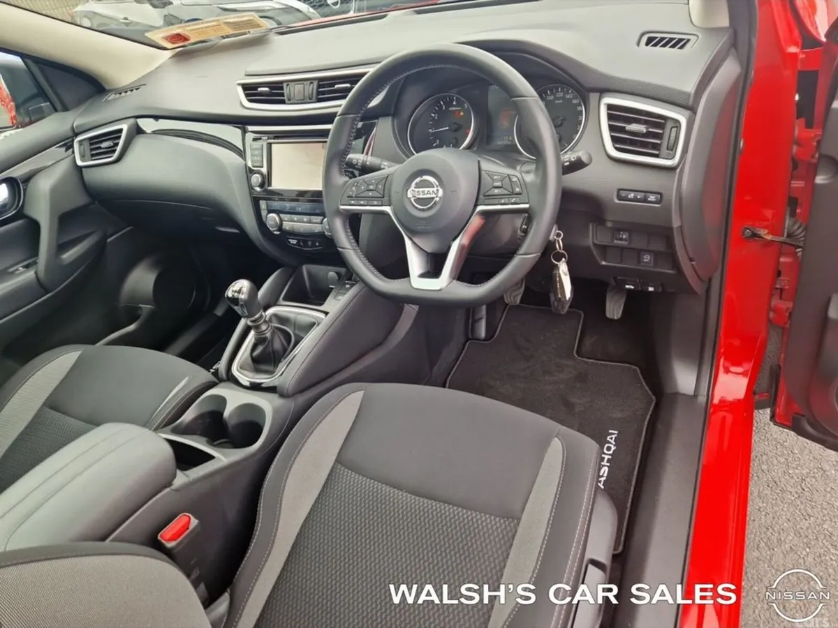 Nissan Qashqai SUV, Petrol, 2020, Red