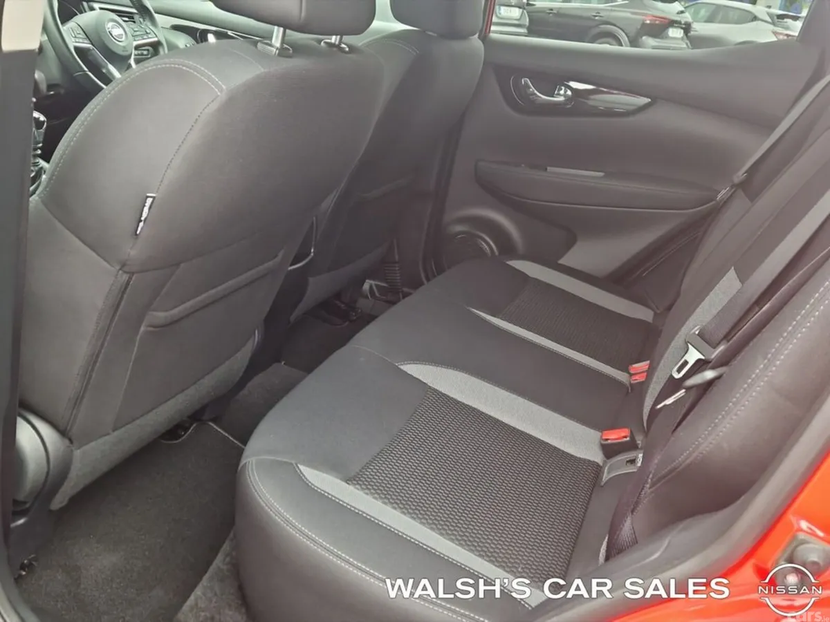 Nissan Qashqai SUV, Petrol, 2020, Red