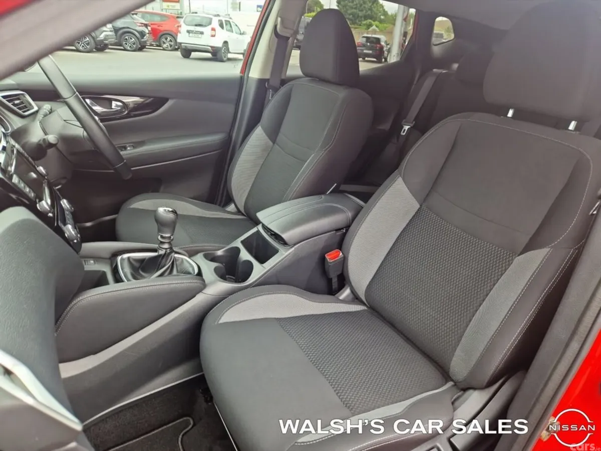 Nissan Qashqai SUV, Petrol, 2020, Red