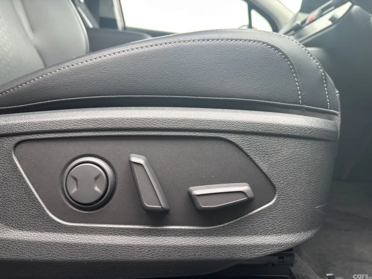 Kia Sportage SUV, Petrol Plug-in Hybrid, 2026, Red
