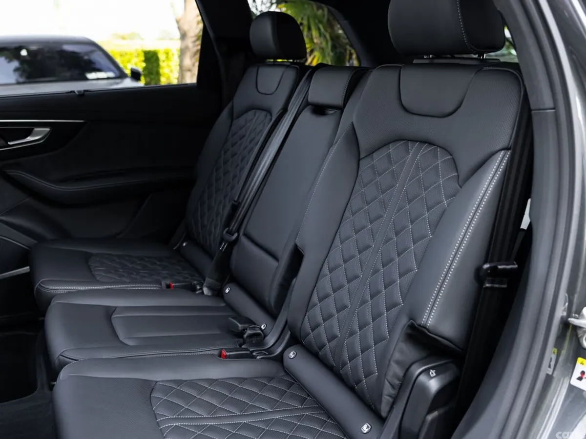 Audi Q7 SUV, Petrol Plug-in Hybrid, 2026, Grey