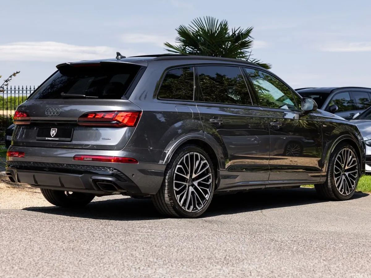 Audi Q7 SUV, Petrol Plug-in Hybrid, 2026, Grey