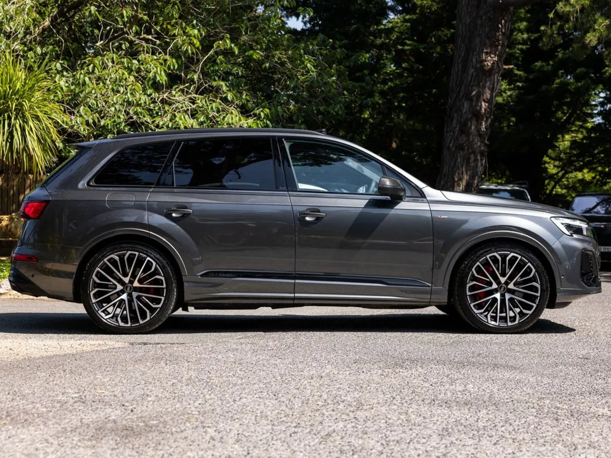 Audi Q7 SUV, Petrol Plug-in Hybrid, 2026, Grey