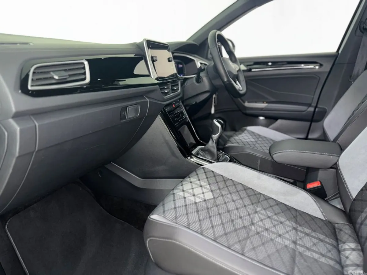 Volkswagen T-Roc Estate, Petrol, 2023, Black
