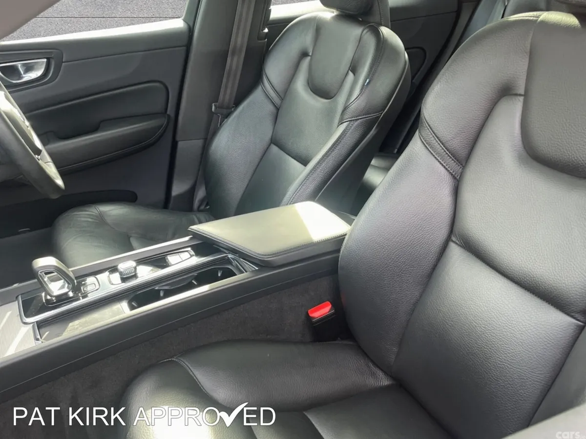 Volvo XC60 Estate, Petrol Hybrid, 2023, Blue