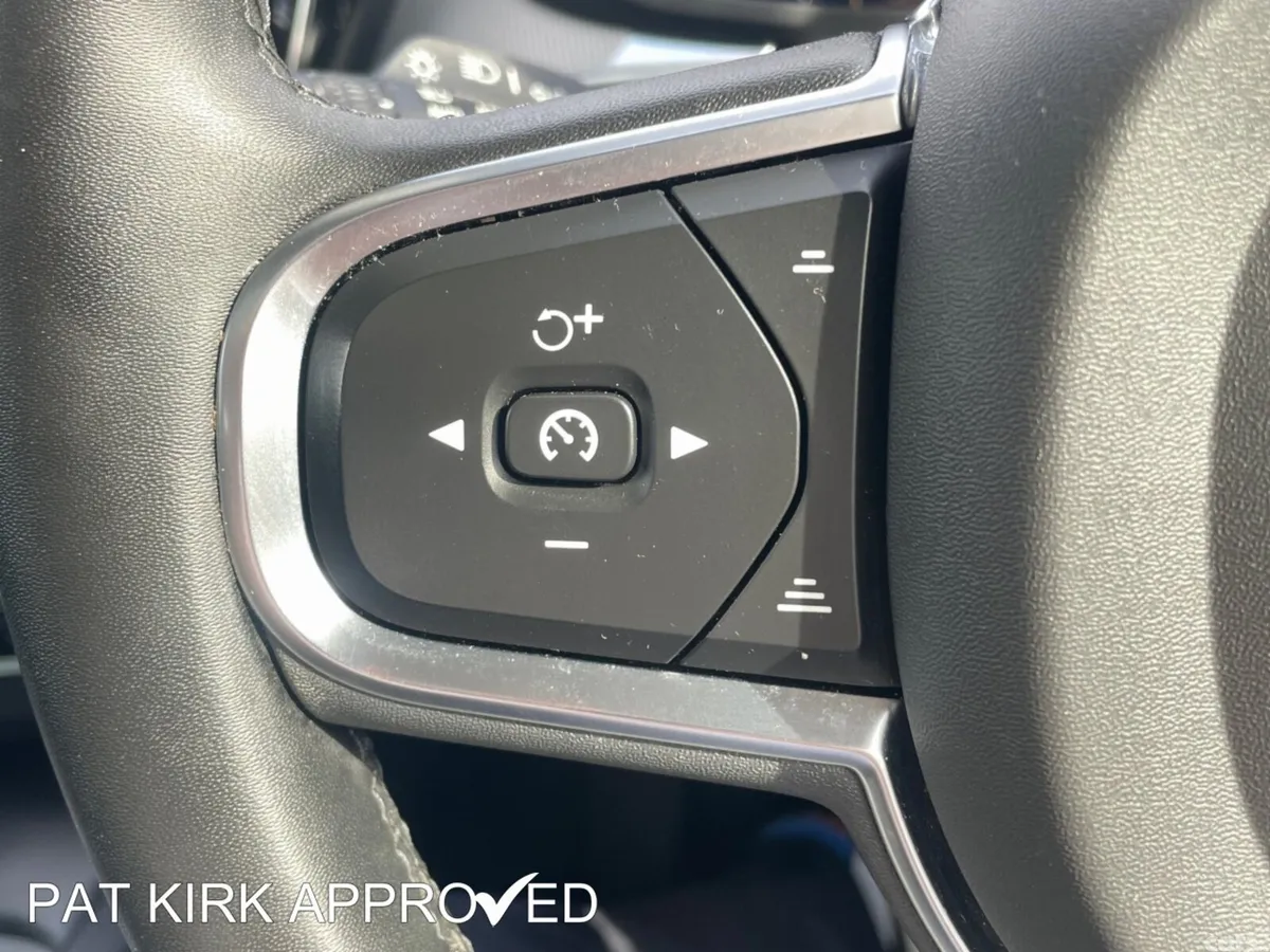 Volvo XC60 Estate, Petrol Hybrid, 2023, Blue