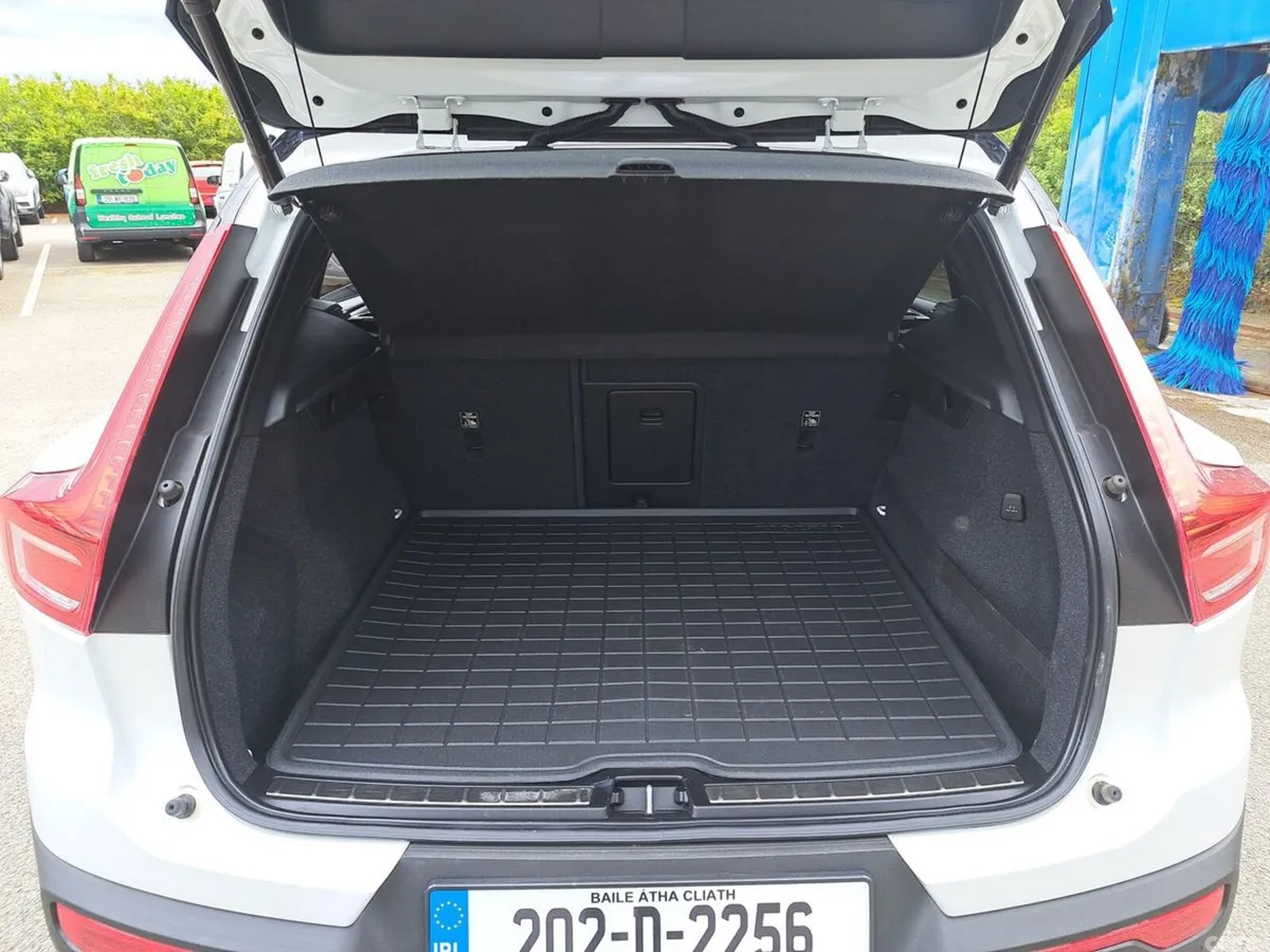 Volvo XC40 SUV, Diesel, 2020, White