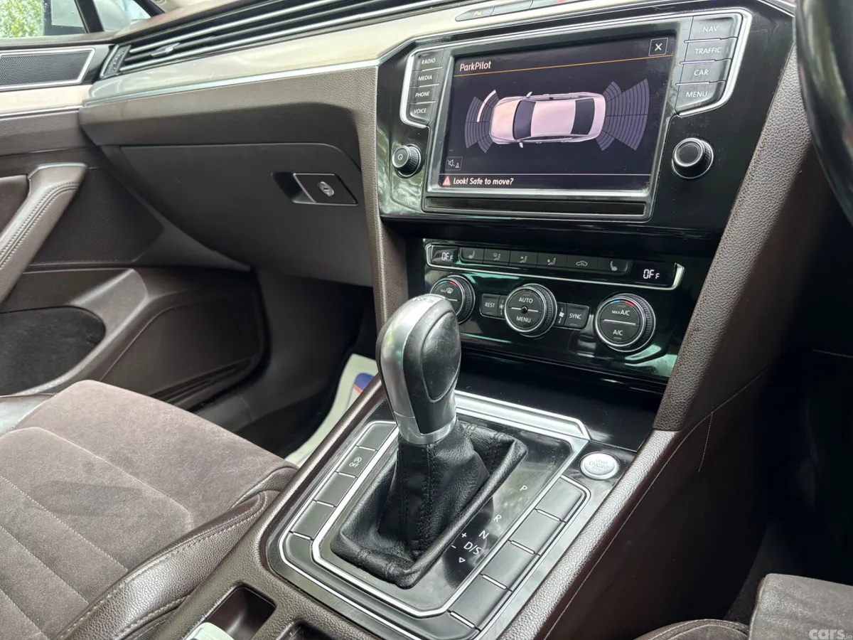Volkswagen Passat Saloon, Diesel, 2016, Silver