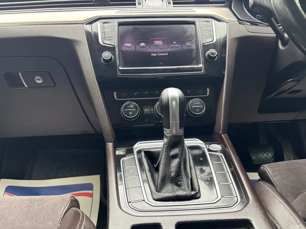 Volkswagen Passat Saloon, Diesel, 2016, Silver