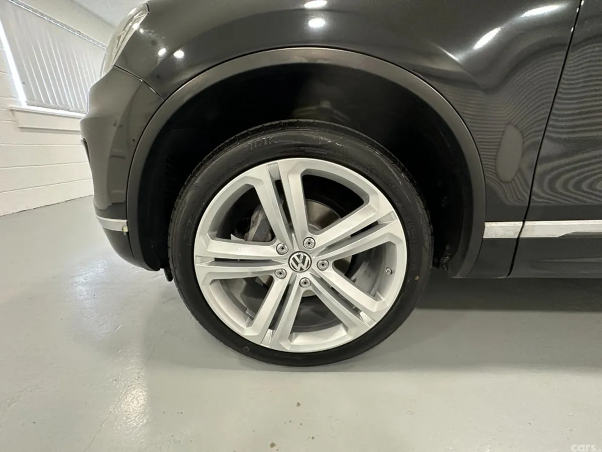 Volkswagen Touareg SUV, Diesel, 2016, Black