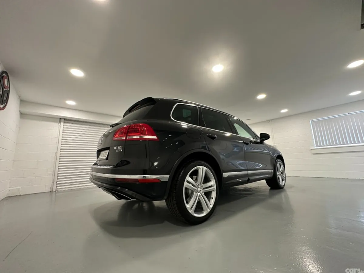 Volkswagen Touareg SUV, Diesel, 2016, Black
