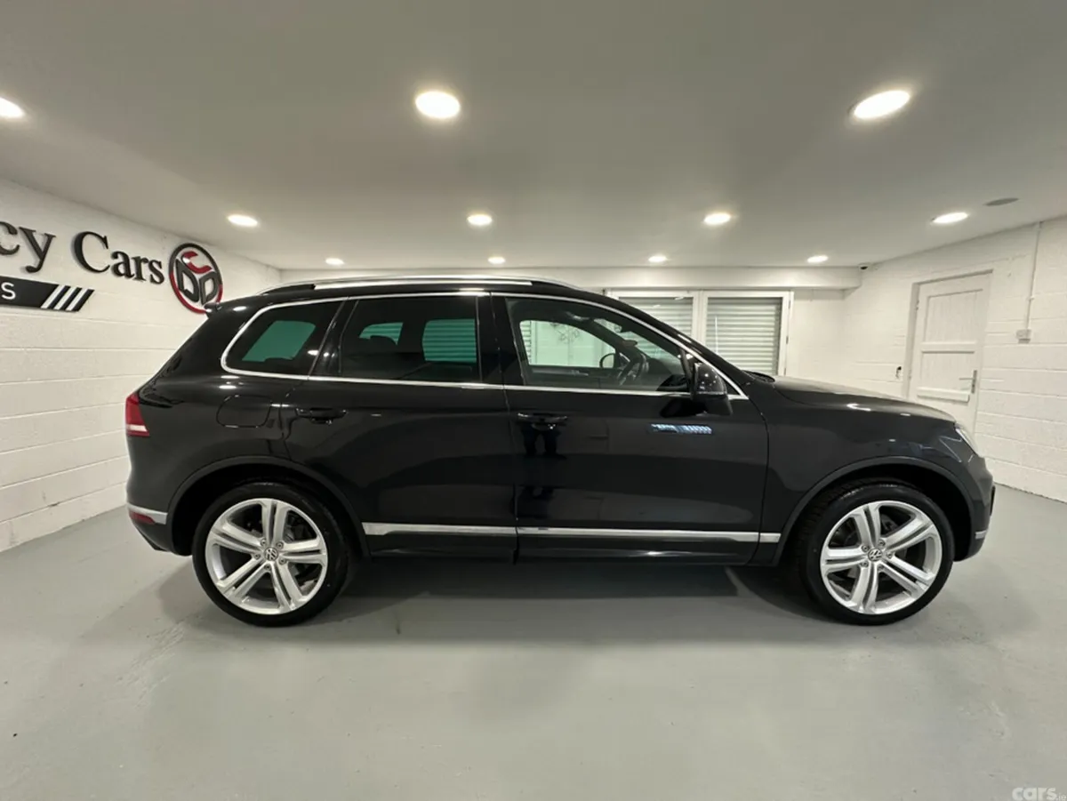 Volkswagen Touareg SUV, Diesel, 2016, Black