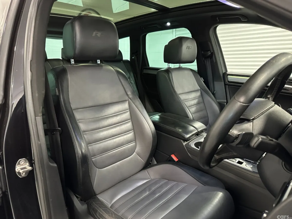 Volkswagen Touareg SUV, Diesel, 2016, Black
