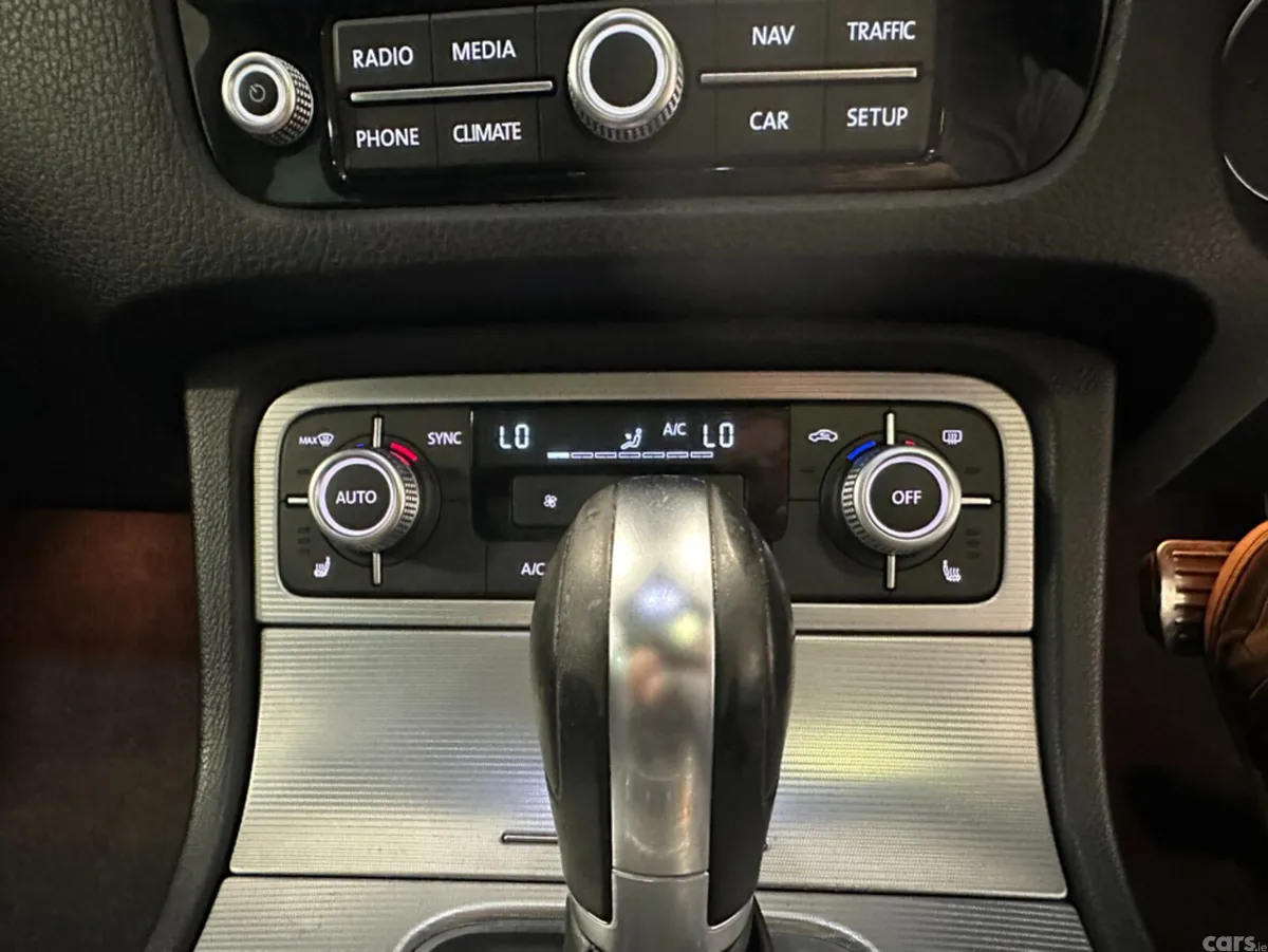 Volkswagen Touareg SUV, Diesel, 2016, Black