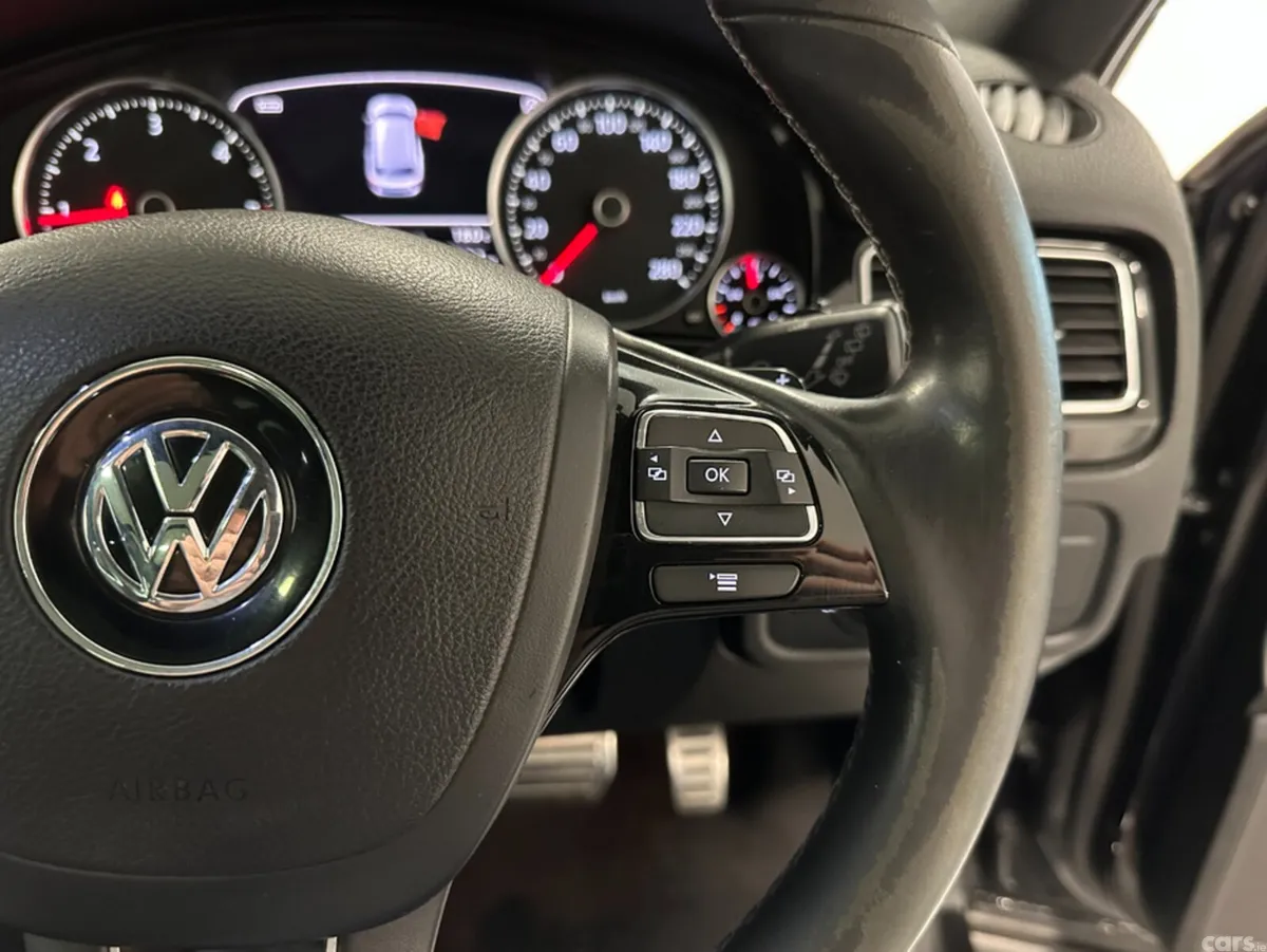 Volkswagen Touareg SUV, Diesel, 2016, Black