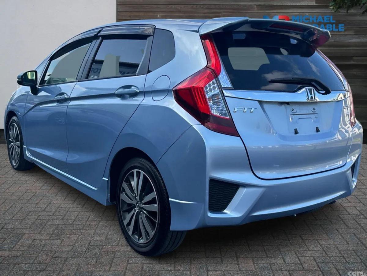 Honda Fit Hatchback, Petrol Hybrid, 2017, Blue