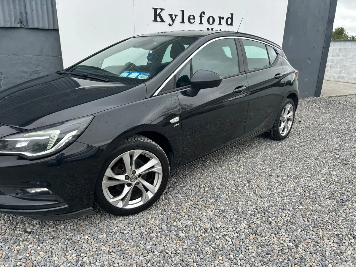 Vauxhall Astra Hatchback, Diesel, 2016, Black