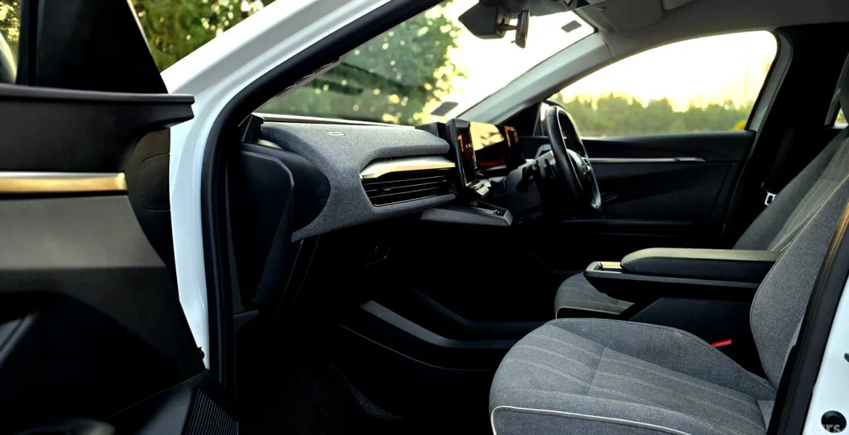 Renault Megane E-Tech Hatchback, Electric, 2023, White