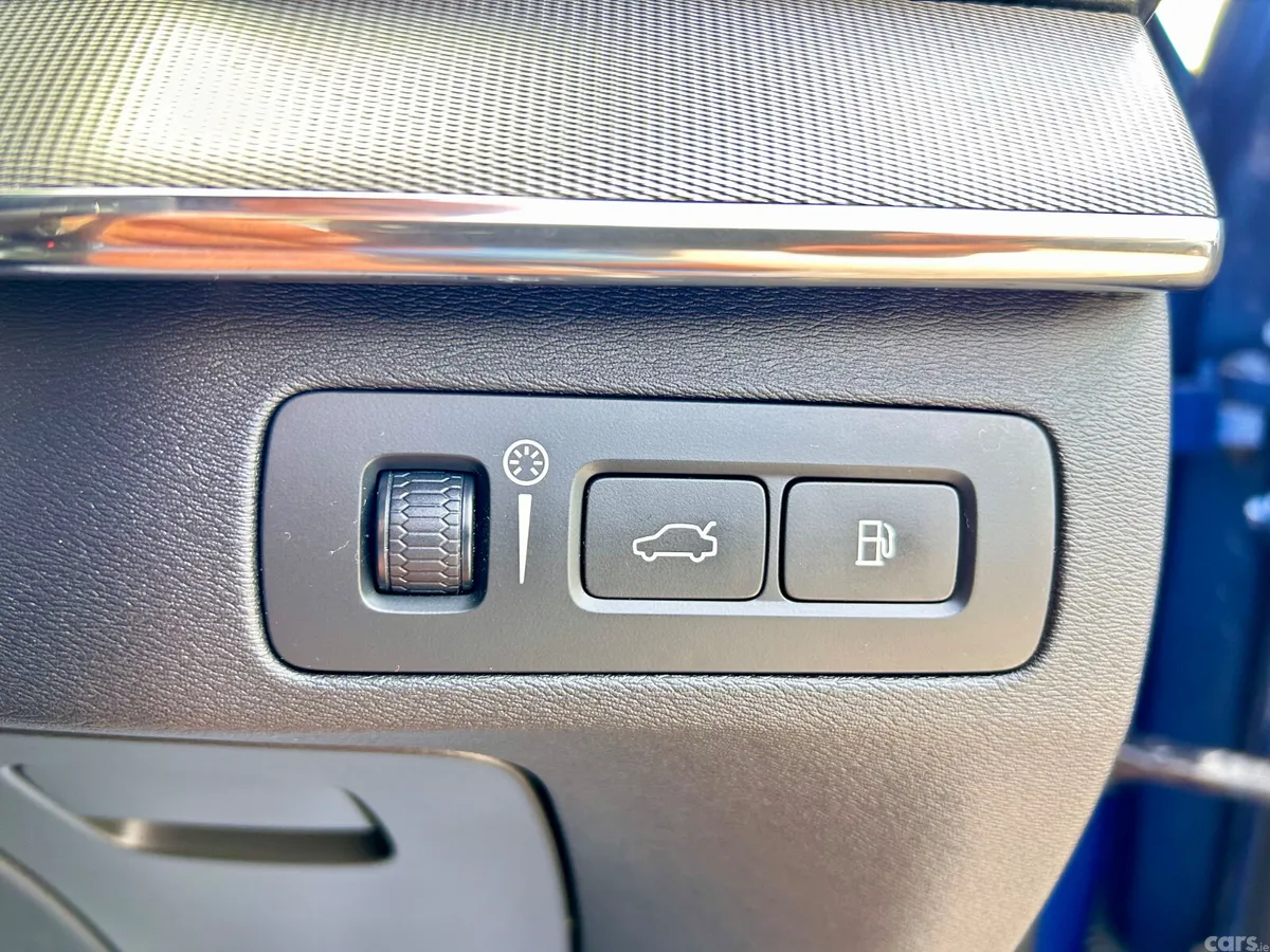 Volvo XC90 SUV, Petrol Plug-in Hybrid, 2018, Blue