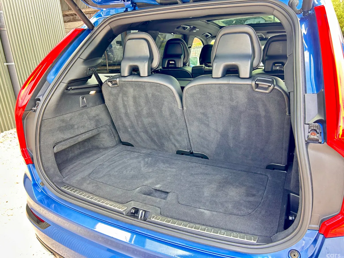 Volvo XC90 SUV, Petrol Plug-in Hybrid, 2018, Blue