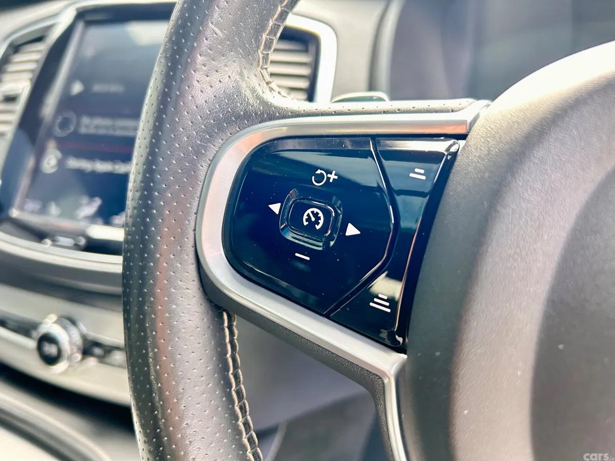 Volvo XC90 SUV, Petrol Plug-in Hybrid, 2018, Blue