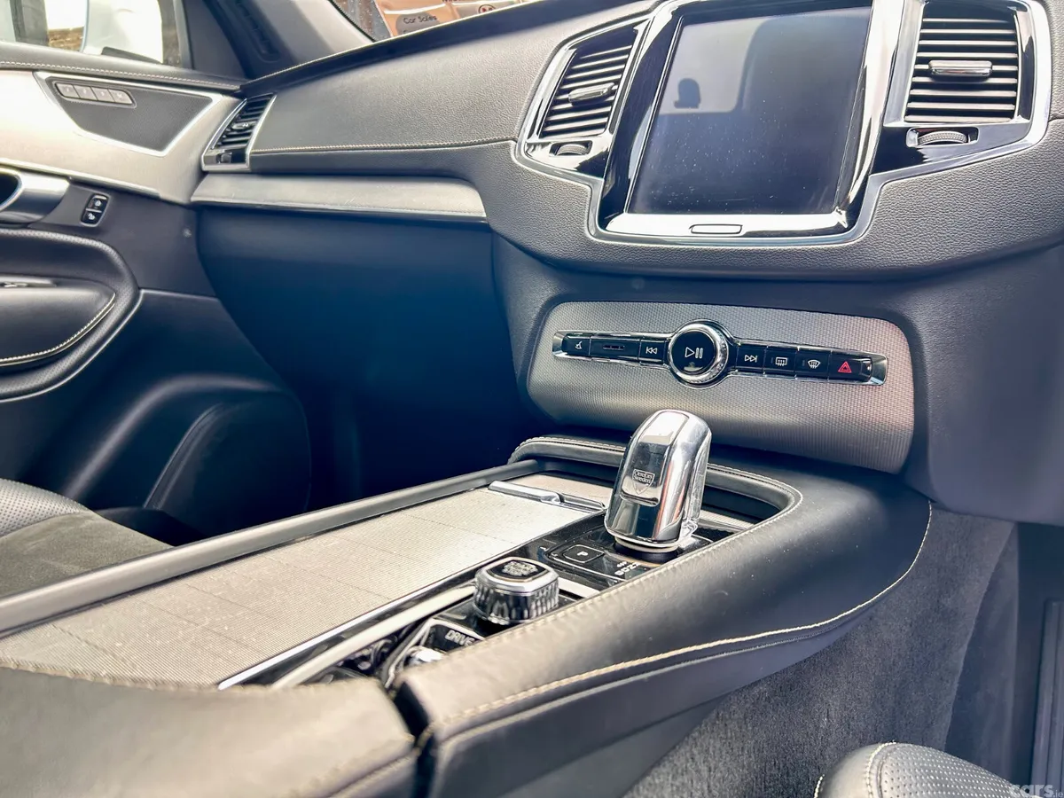 Volvo XC90 SUV, Petrol Plug-in Hybrid, 2018, Blue