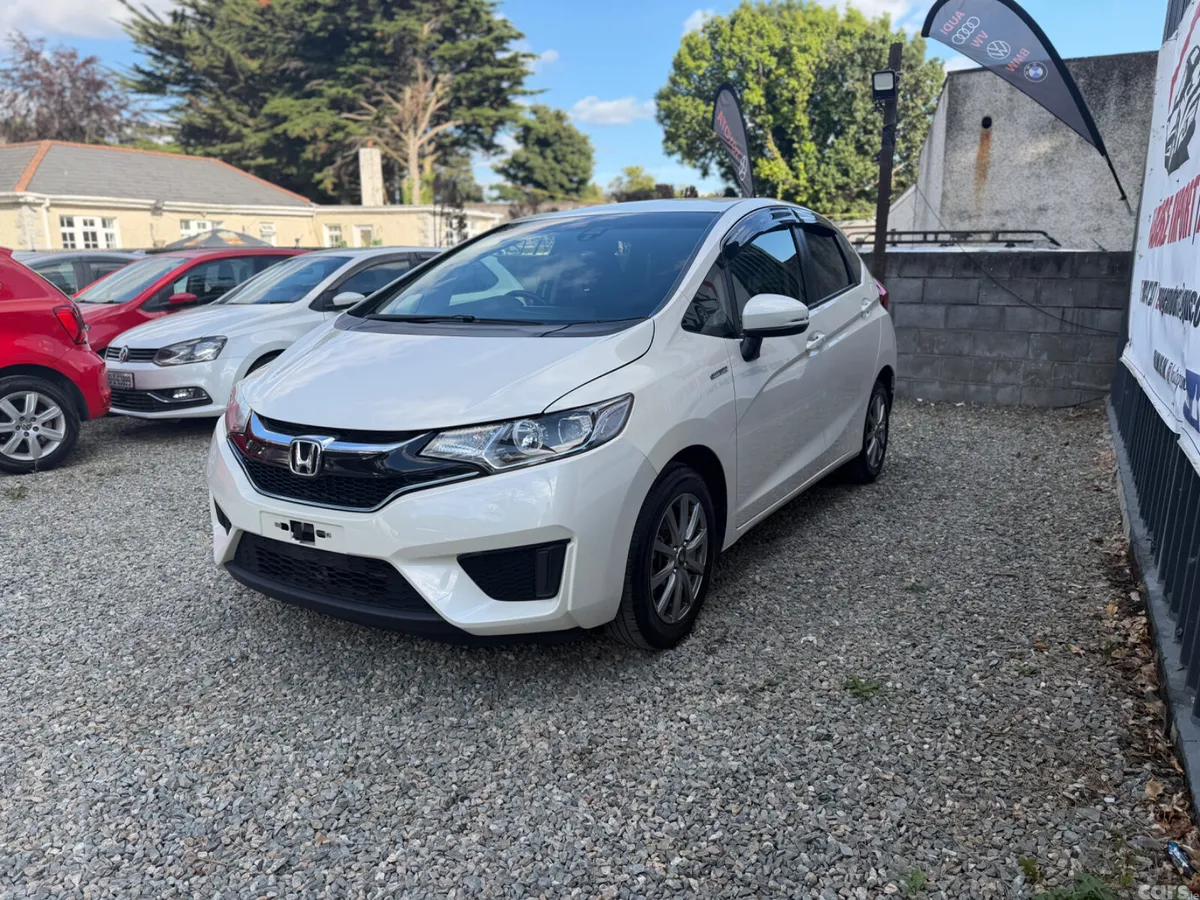 Honda Fit Hatchback, Petrol Hybrid, 2017, White