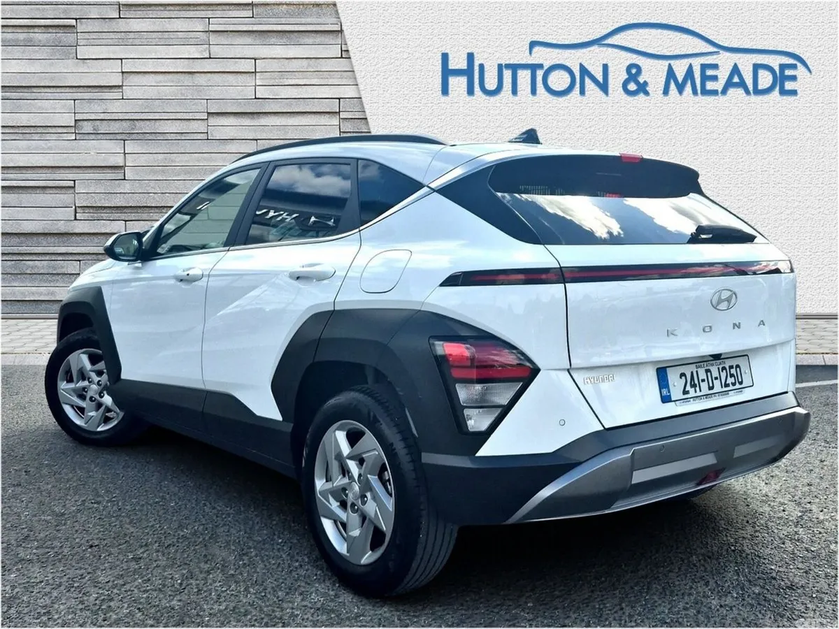 Hyundai KONA SUV, Petrol, 2024, White