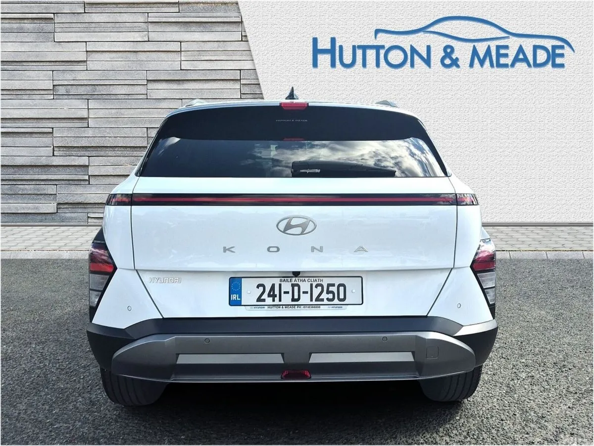 Hyundai KONA SUV, Petrol, 2024, White