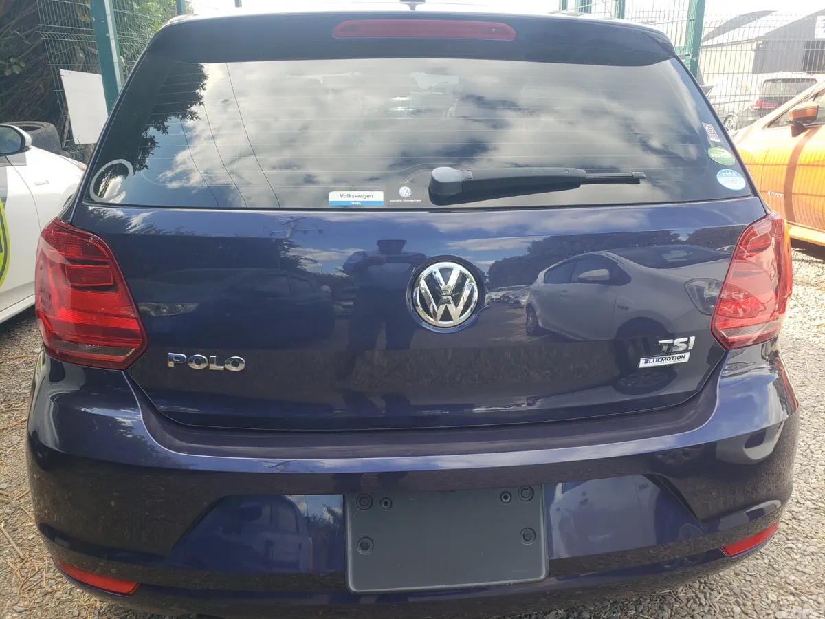 Volkswagen Polo Hatchback, Petrol, 2016, Blue
