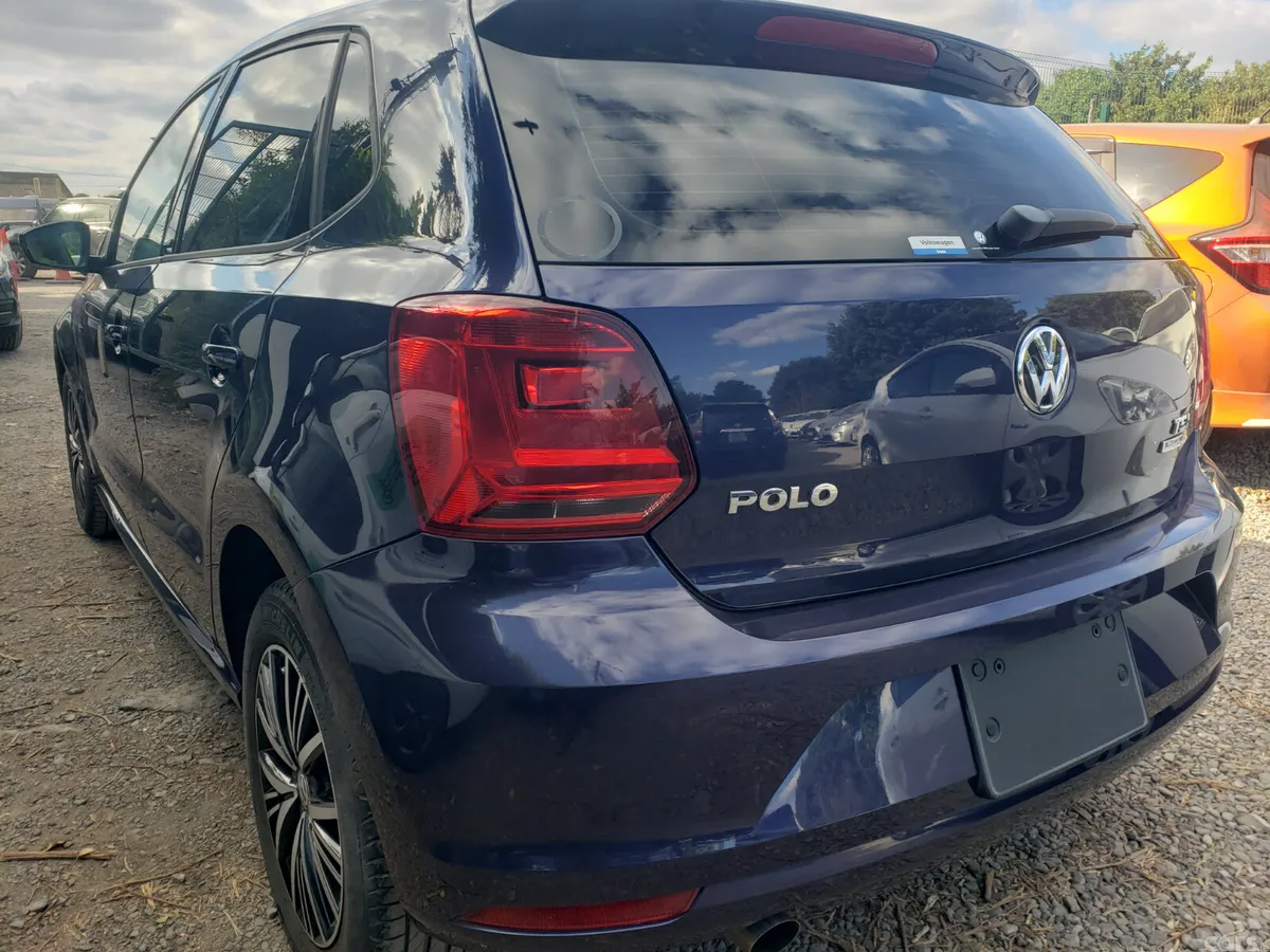 Volkswagen Polo Hatchback, Petrol, 2016, Blue