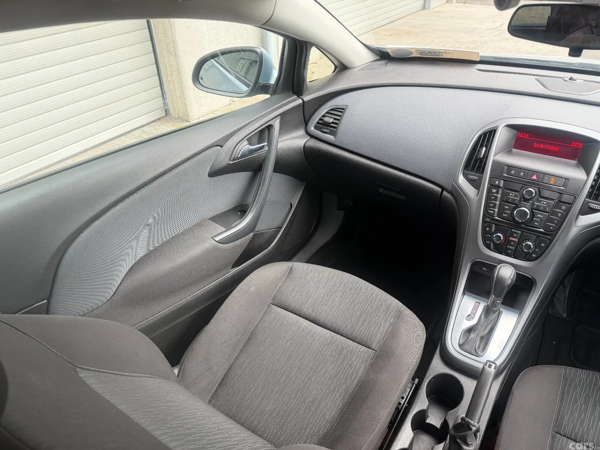 Opel Astra Hatchback, Diesel, 2015, Silver