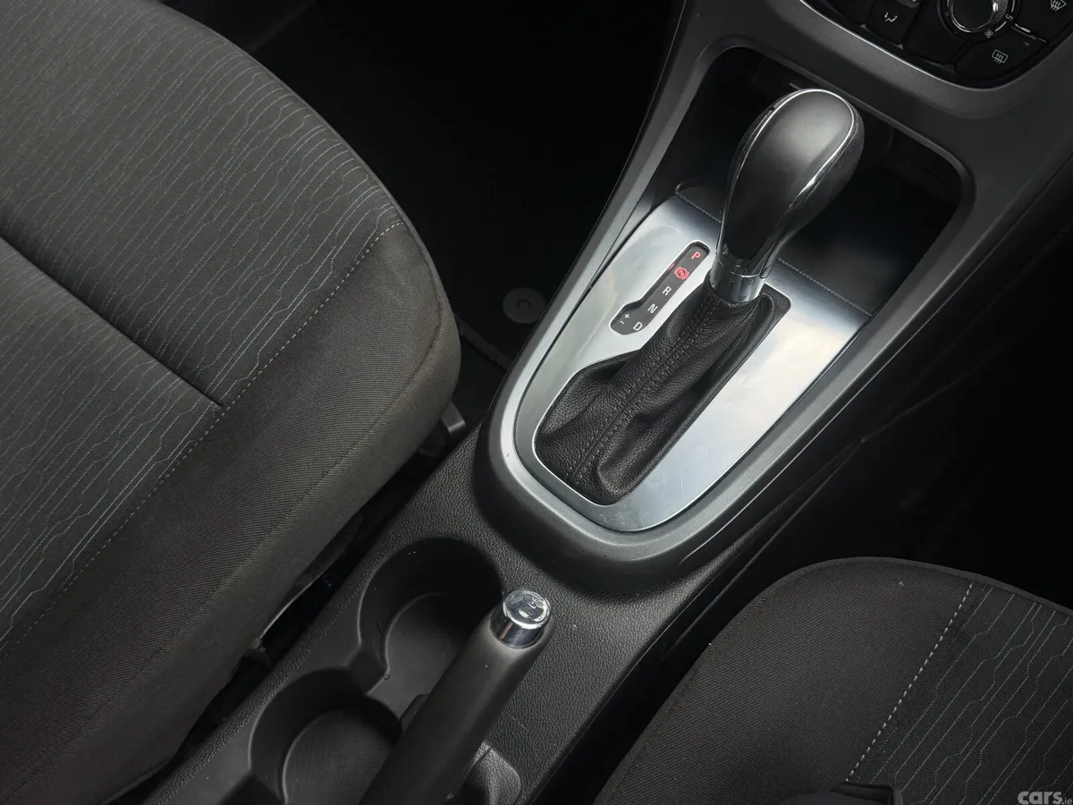 Opel Astra Hatchback, Diesel, 2015, Silver