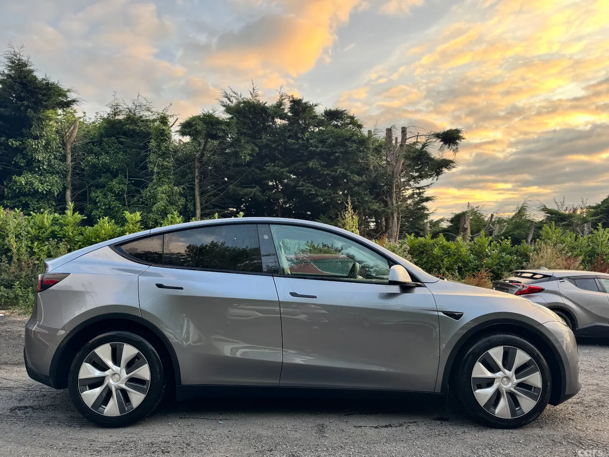Tesla Model Y MPV, Electric, 2024, Grey