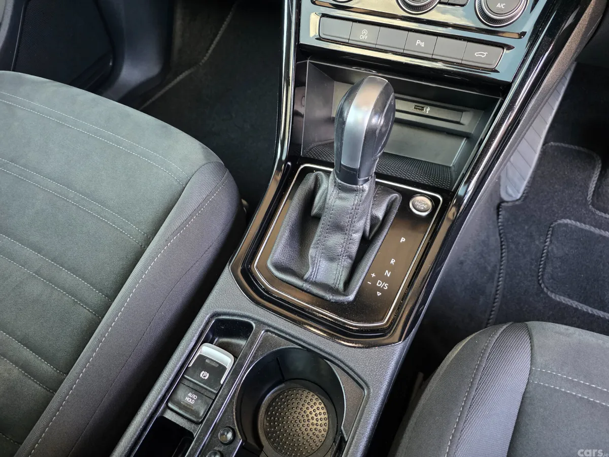 Volkswagen Touran MPV, Diesel, 2021, Blue