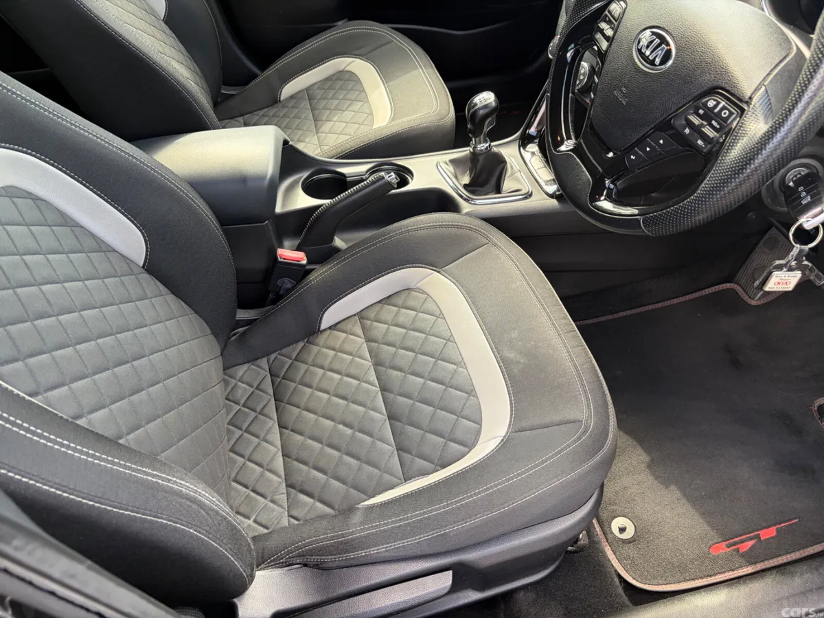 Kia Ceed Hatchback, Petrol, 2017, Black