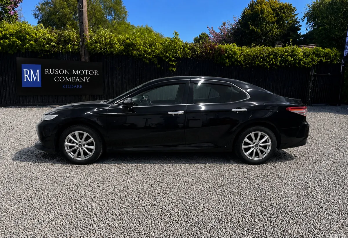 Toyota Camry Saloon, Petrol Hybrid, 2021, Black