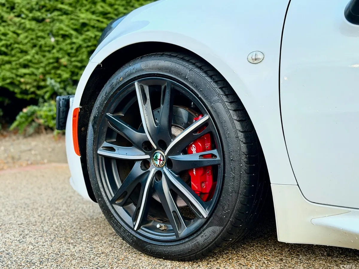 Alfa Romeo 4C Coupe, Petrol, 2016, White