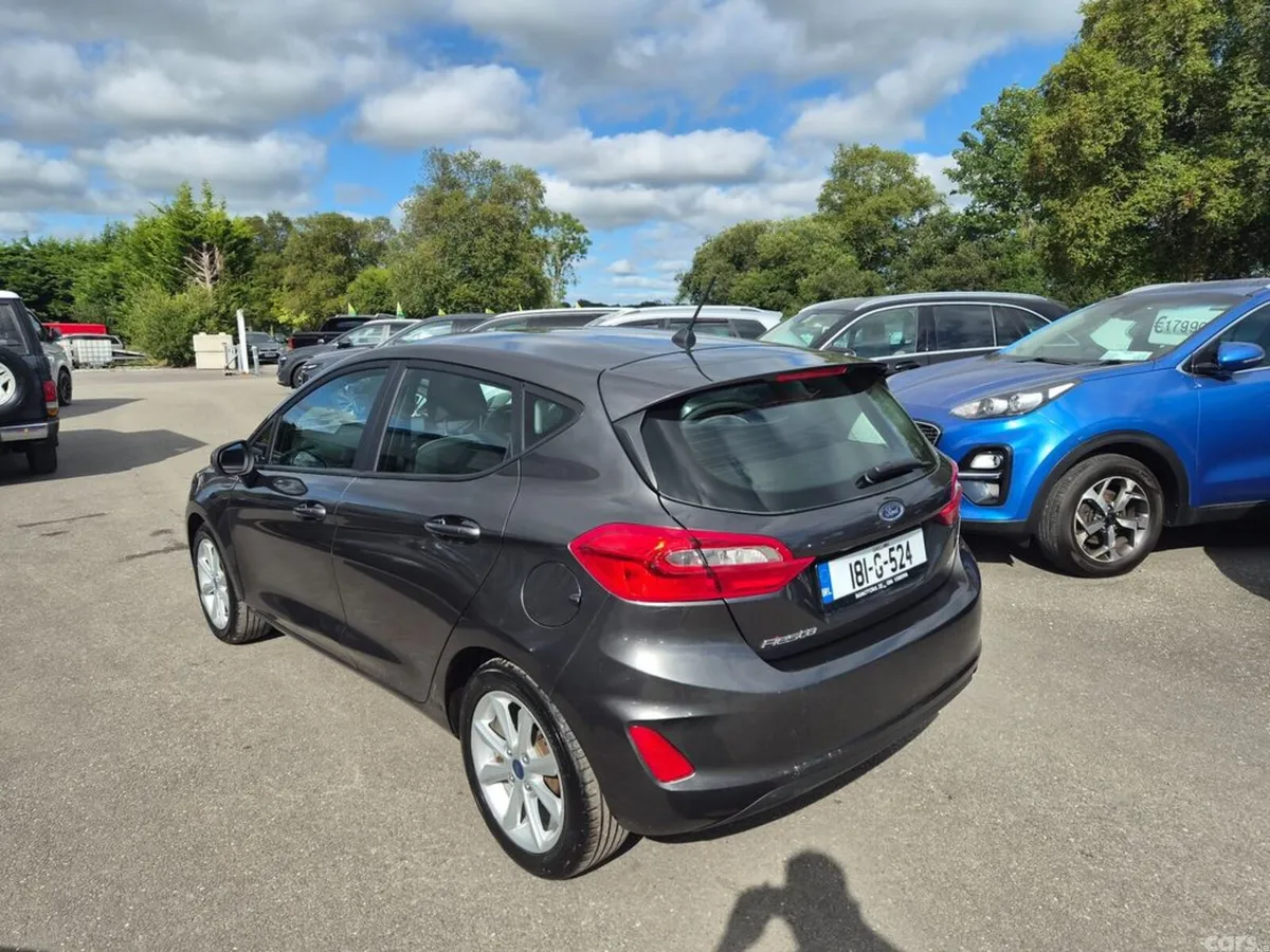 Ford Fiesta Hatchback, Petrol, 2018, Grey