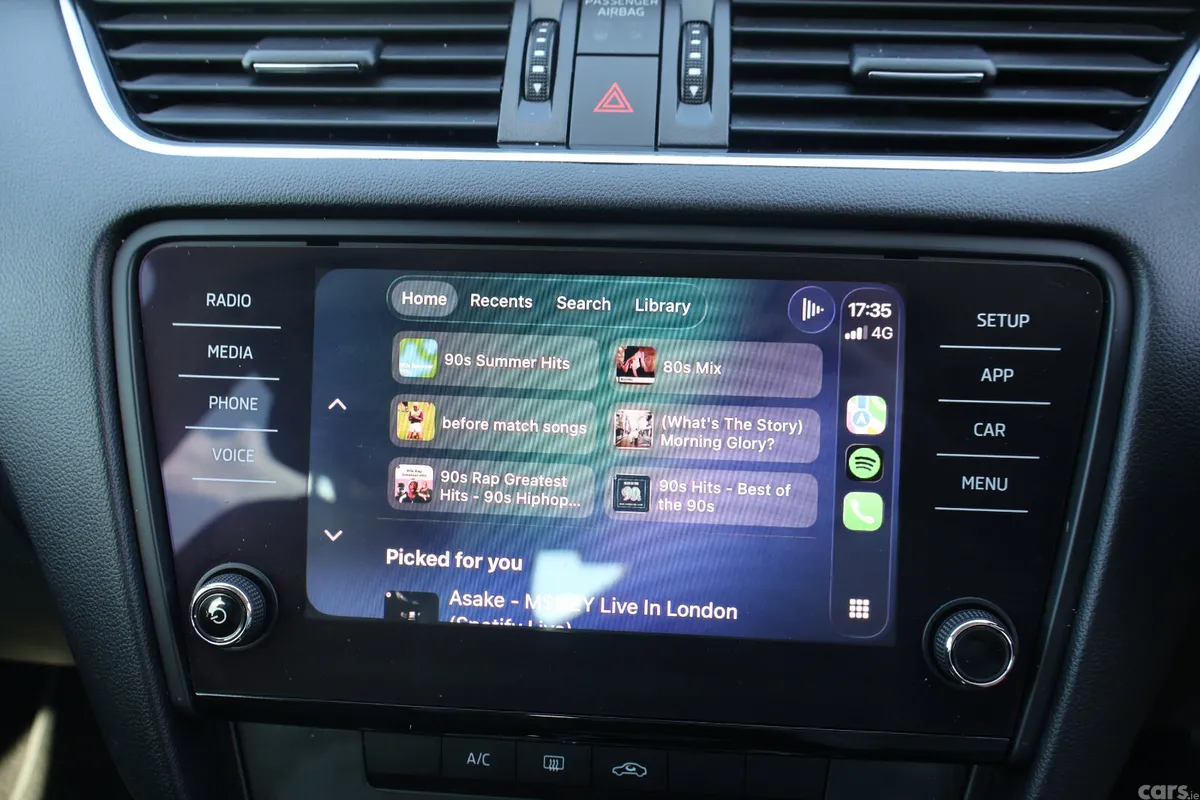 Skoda Octavia Saloon, Petrol, 2018, Black