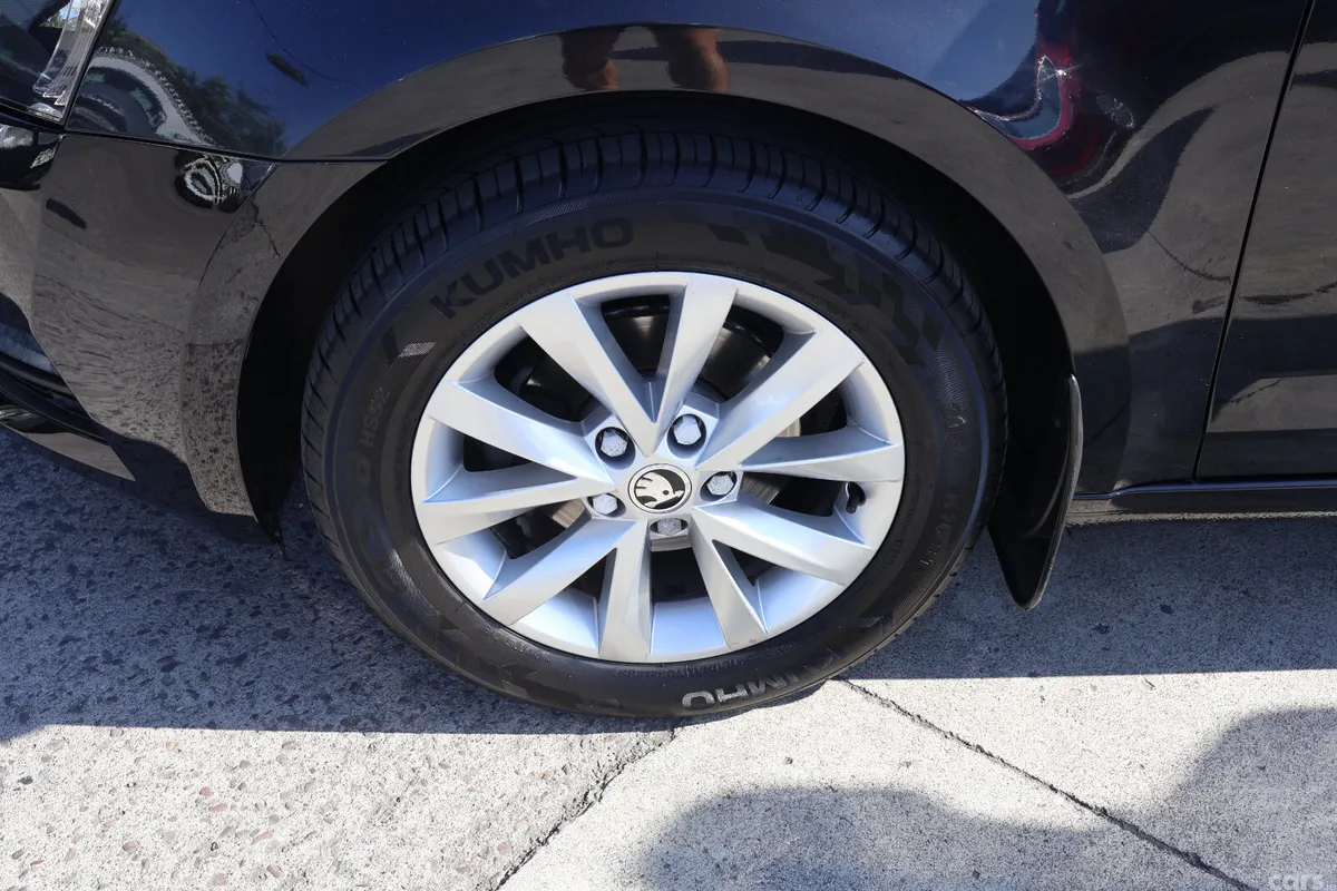 Skoda Octavia Saloon, Petrol, 2018, Black