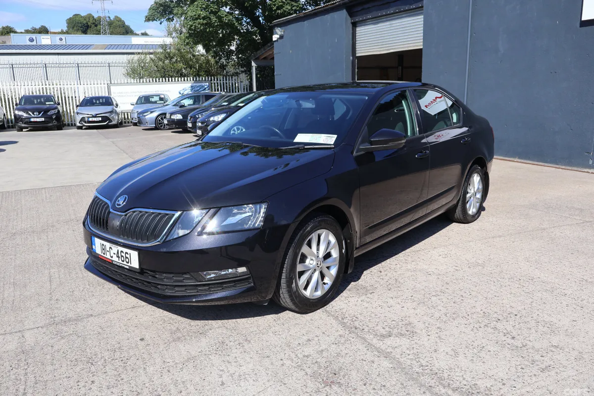 Skoda Octavia Saloon, Petrol, 2018, Black