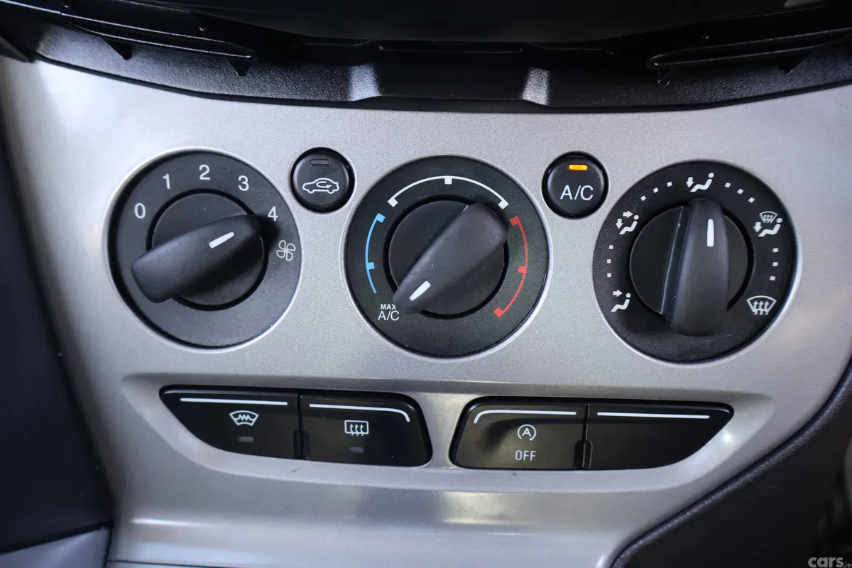Ford Focus Saloon, Diesel, 2014, Brown