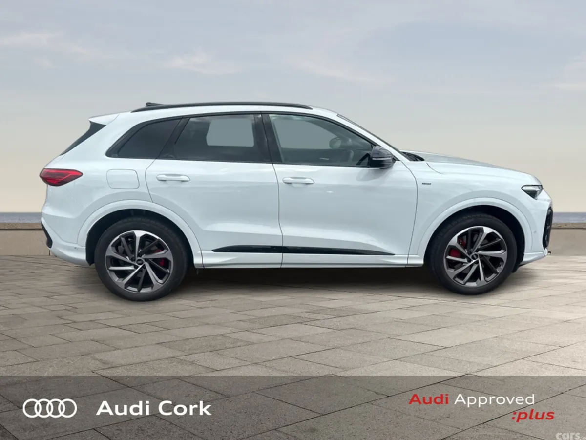 Audi Q5 SUV, Petrol Plug-in Hybrid, 2025, White