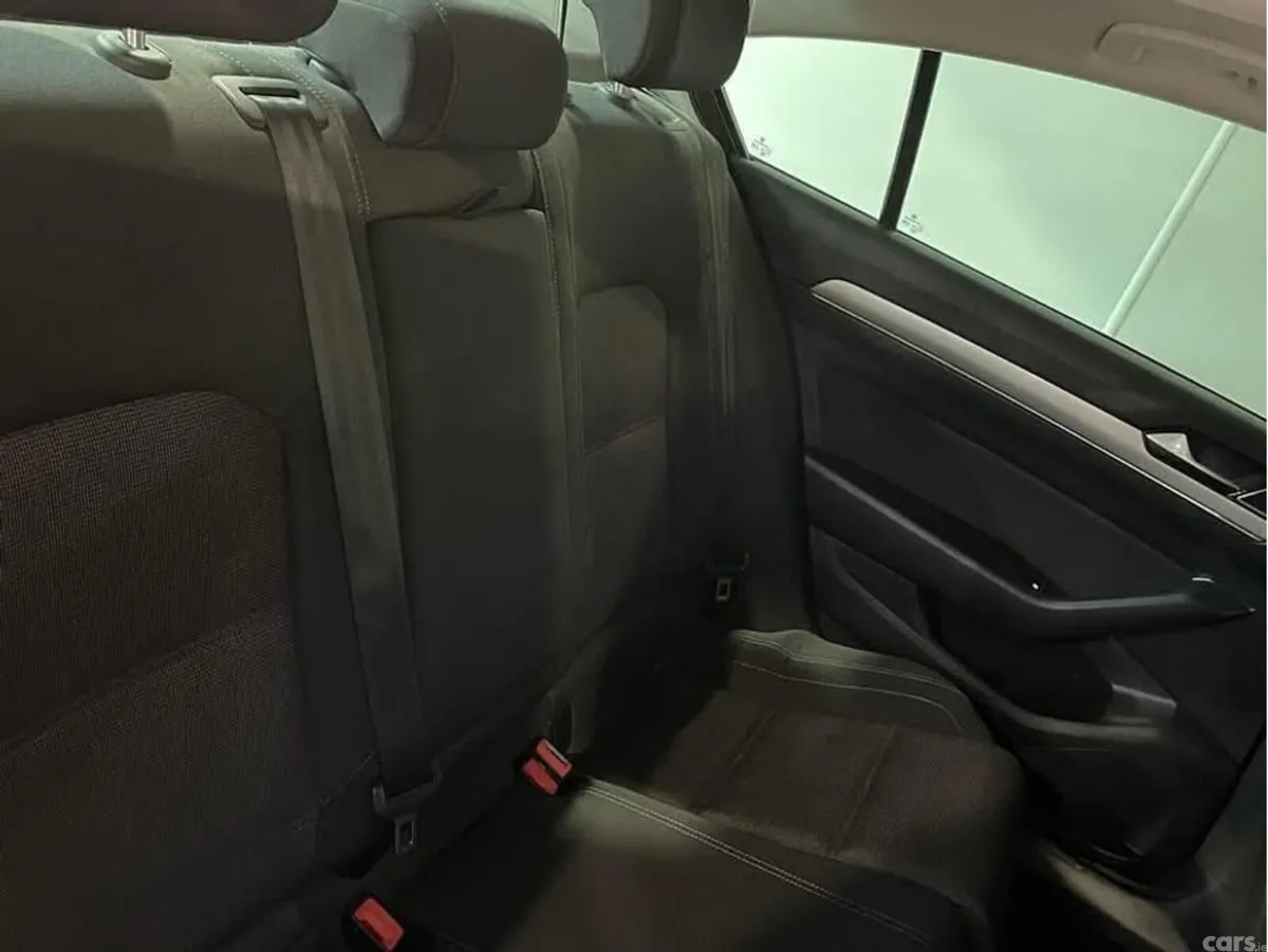 Volkswagen Passat Saloon, Diesel, 2018, Black