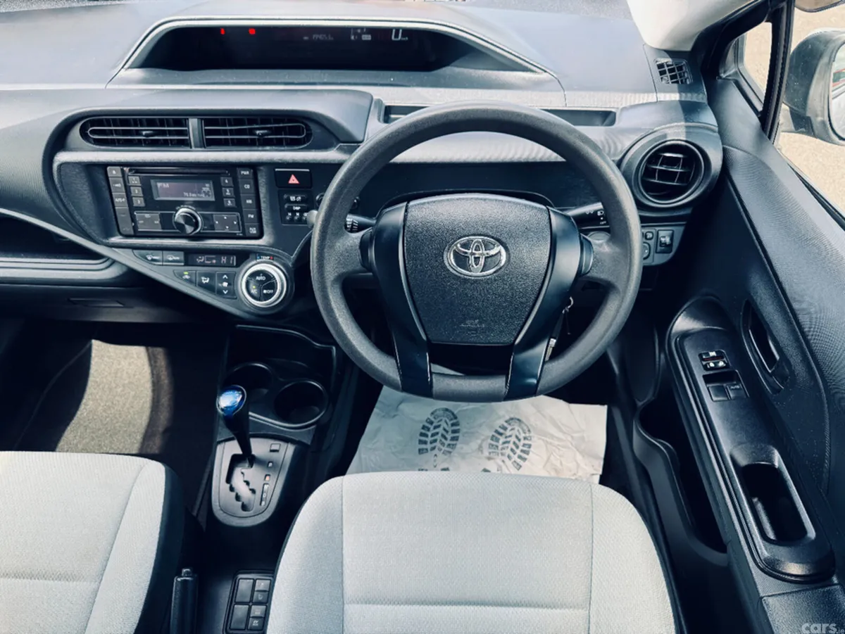Toyota Aqua Hatchback, Petrol Hybrid, 2016, Silver
