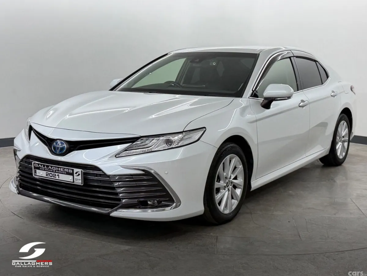 Toyota Camry Saloon, Petrol Hybrid, 2021, White