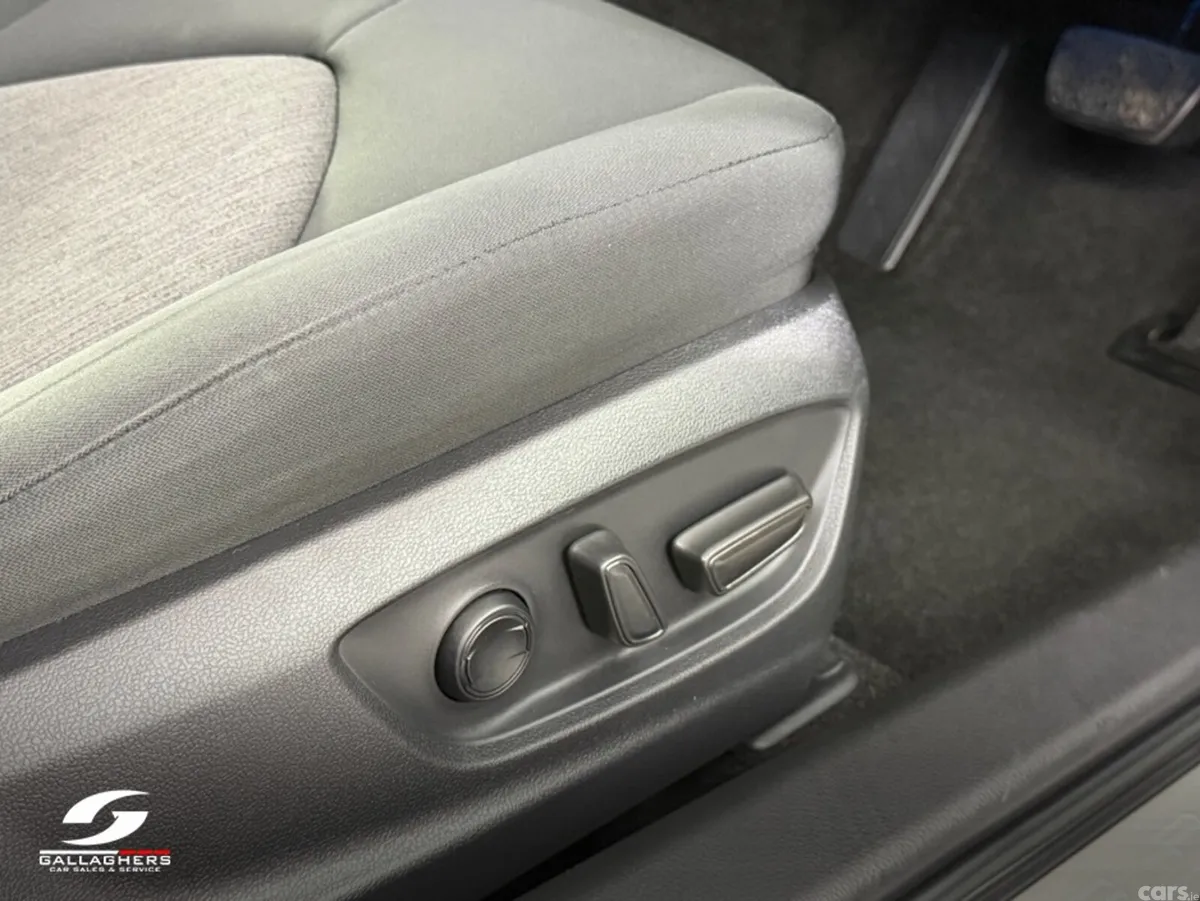 Toyota Camry Saloon, Petrol Hybrid, 2021, White