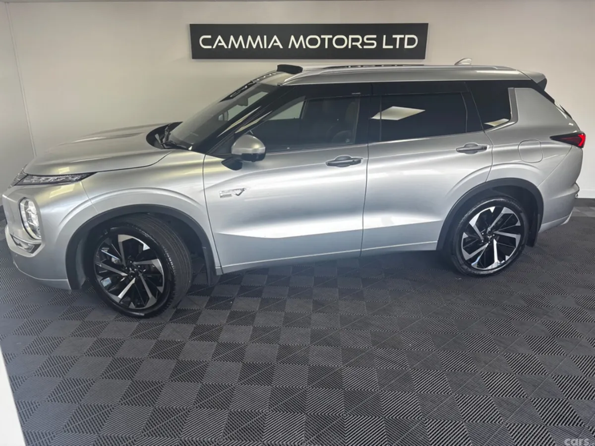 Mitsubishi Outlander SUV, Petrol Plug-in Hybrid, 2022, Silver